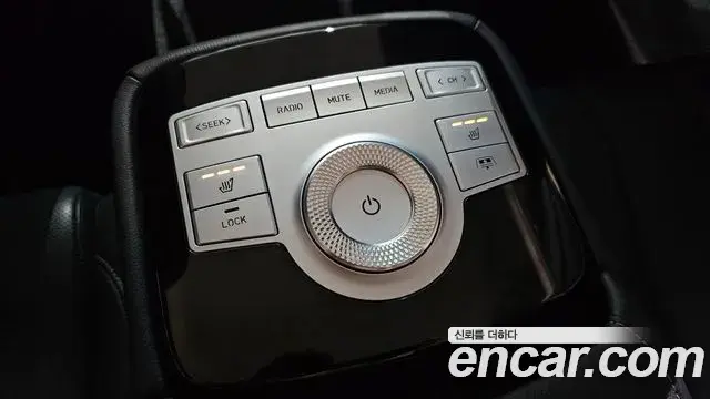 Genesis Electrified G80 2022 — Photo 13/20