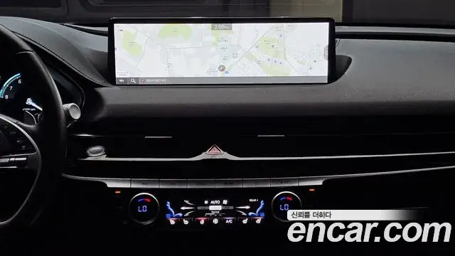 Genesis Electrified G80 2022 — Photo 14/20
