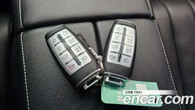 Genesis Electrified G80 2022 — Photo 17/20