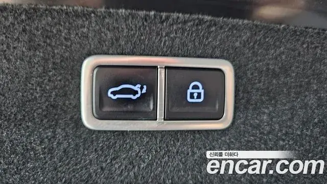Genesis Electrified G80 2022 — Photo 18/20