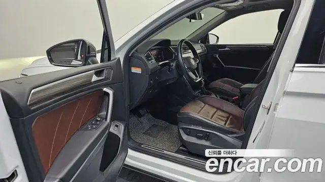 Volkswagen Tiguan Allspace 2022 — Photo 25/30