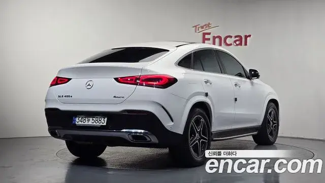 Mercedes-Benz GLE-Class 2021 — Photo 2/20