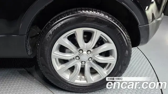 Land Rover Range Rover Evoque 2019 — Photo 27/35