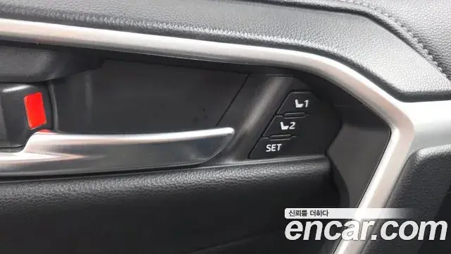 Toyota RAV4 2019 — Şəkil 11/34