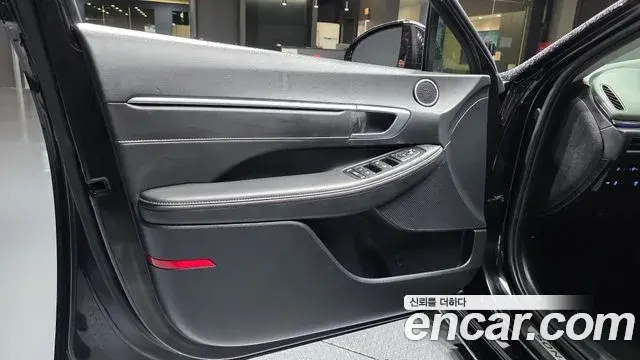 Hyundai Sonata Hybrid 2022 — Şəkil 17/33