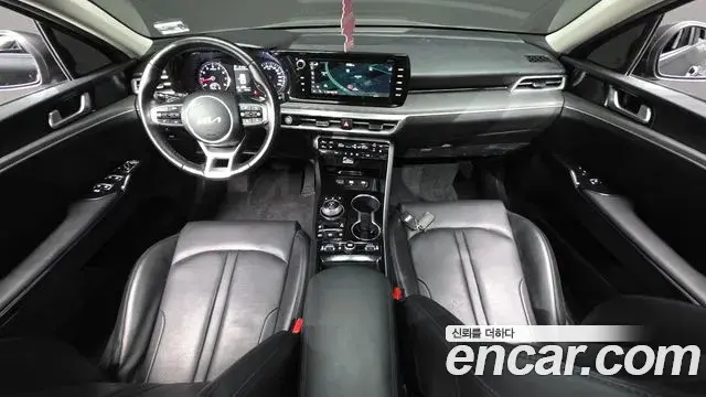 Kia K5 2022 — Photo 7/20