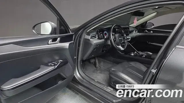 Kia K5 2022 — Photo 10/20