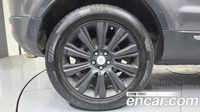 Land Rover Range Rover Evoque 2018 — ფოტო 23/34