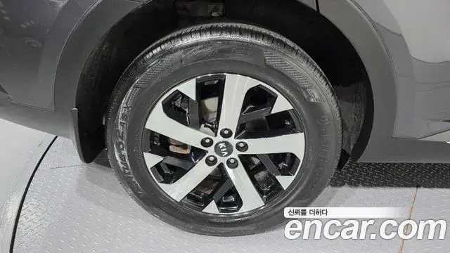 Kia Sorento 2021 — Фото 5/20