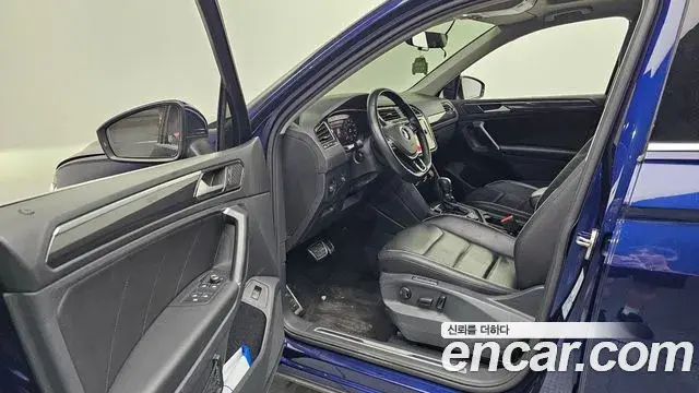 Volkswagen Tiguan 2018 — Photo 16/20