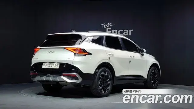Kia Sportage 2021 — Фото 2/20
