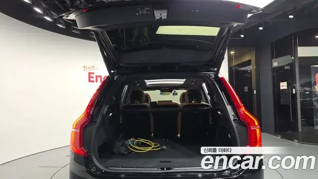Volvo XC90 2020 — Photo 20/20