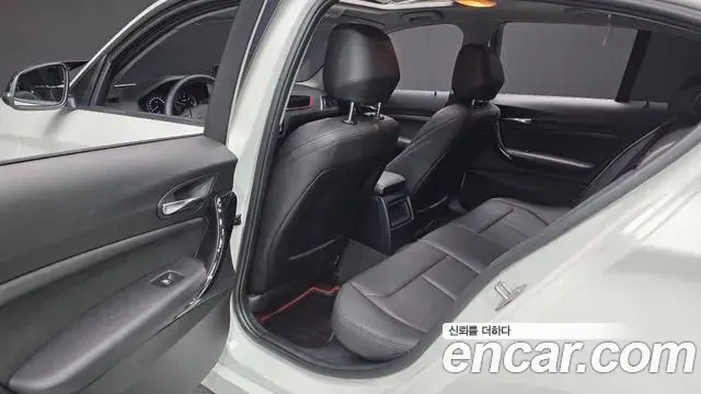 BMW 1 Series 2018 — ფოტო 15/20