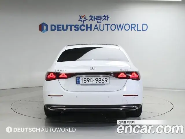 Mercedes-Benz E-Class 2024 — Photo 3/20