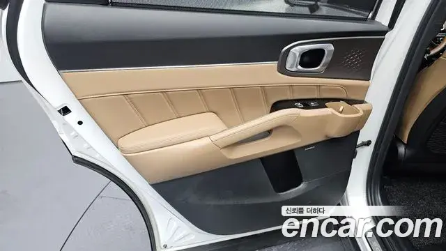 Kia Sorento 2023 — Şəkil 22/34