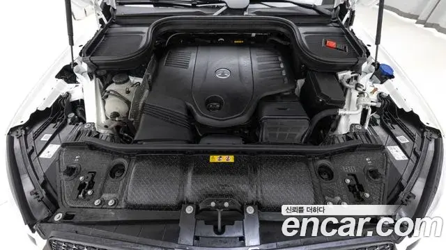 Mercedes-Benz GLE-Class 2025 — Photo 6/18