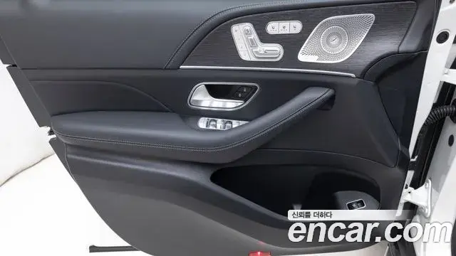Mercedes-Benz GLE-Class 2025 — Photo 12/18