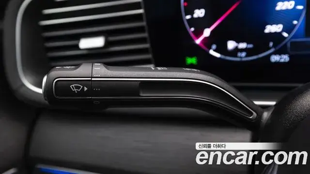 Mercedes-Benz GLE-Class 2025 — Photo 16/18