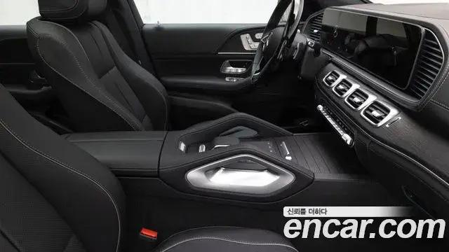 Mercedes-Benz GLE-Class 2025 — Photo 17/18