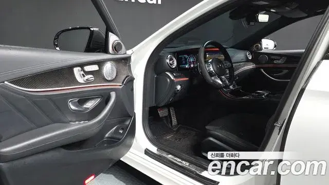 Mercedes-Benz E-Class 2019 — Şəkil 17/20