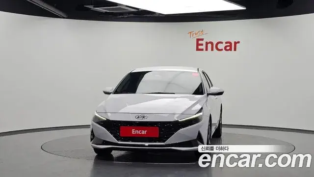 Hyundai The New Avante Hybrid 2022 — Photo 18/31