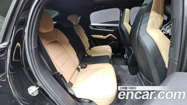 Porsche Cayenne 2025 — Şəkil 33/35