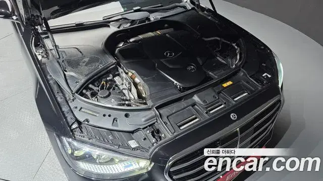 Mercedes-Benz S-Class 2022 — Photo 6/20
