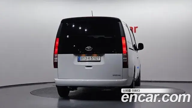 Hyundai Staria 2022 — Фото 4/20