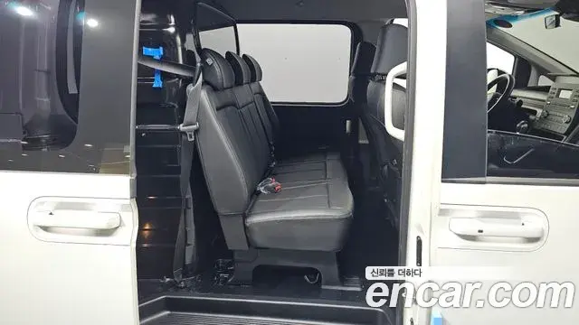 Hyundai Staria 2022 — Фото 11/20