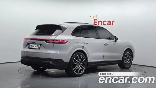 Porsche Cayenne 2021 — Photo 1/20