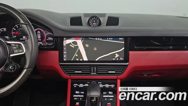 Porsche Cayenne 2021 — Photo 13/20