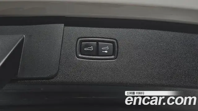 Porsche Cayenne 2021 — Photo 17/20