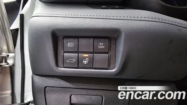 Toyota Highlander 2023 — Photo 16/20