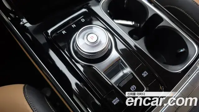 Kia Carnival 2021 — Photo 9/20
