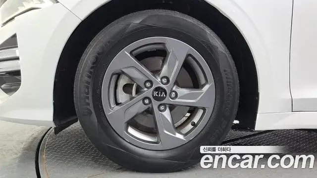Kia K5 2021 — Photo 19/20