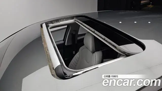 Hyundai The New Avante Hybrid 2022 — Photo 17/35