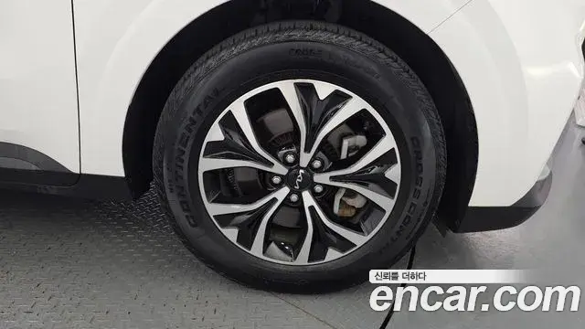 Kia Carnival 2023 — Photo 30/30