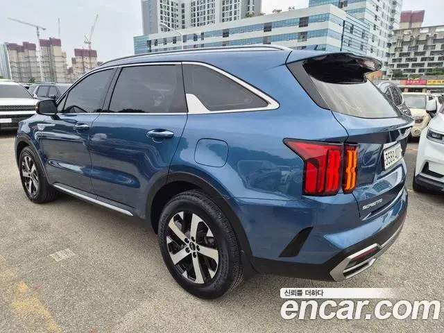 Kia Sorento 2023 — ფოტო 16/20