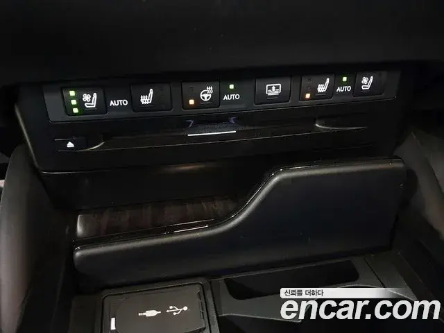 Lexus ES300h 2020 — ფოტო 11/20