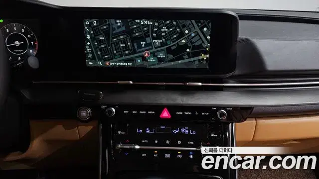 Kia Carnival 2021 — Photo 14/20
