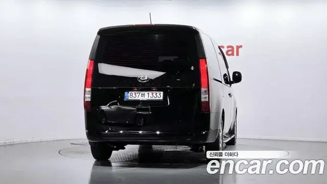 Hyundai Staria 2023 — Photo 23/30