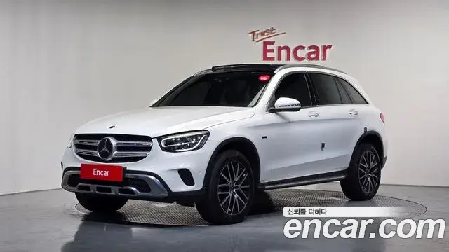 Mercedes-Benz GLC-Class 2021 — Photo 1/20