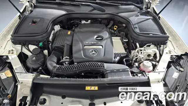 Mercedes-Benz GLC-Class 2021 — Photo 6/20