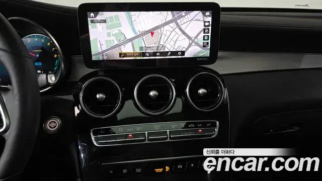 Mercedes-Benz GLC-Class 2021 — Photo 13/20