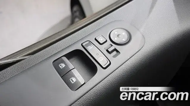 Hyundai Staria 2022 — Фото 13/20