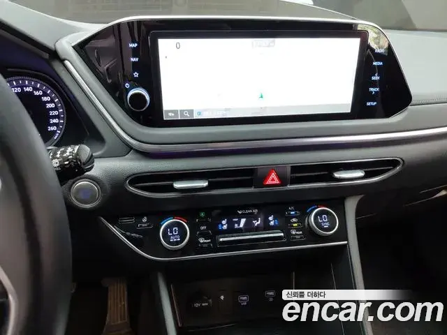 Hyundai Sonata Hybrid 2021 — Şəkil 18/30