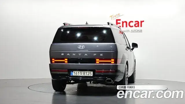 Hyundai Santa Fe 2023 — Фото 4/20