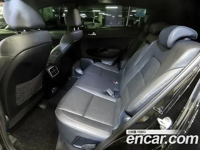 Kia Sportage The Bold 2020 — ფოტო 14/20