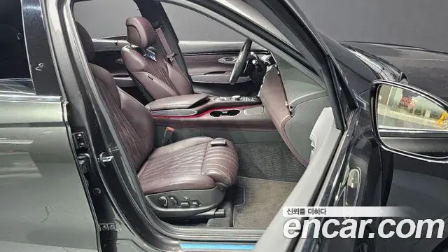 Genesis GV70 2023 — Photo 8/34