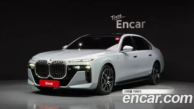 BMW 7 Series 2023 — Photo 10/20